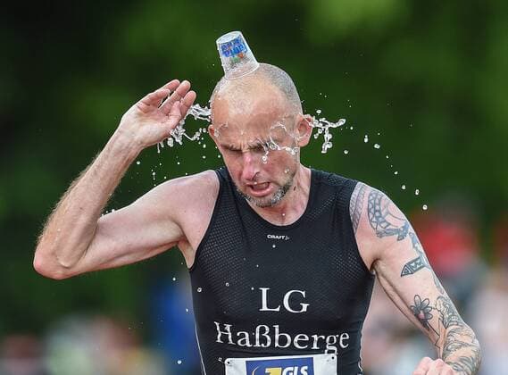 Themen der Woche - SPORT Bilder des Tages - SPORT Deutsche Meisterschaften 10.000m in Pliezhausen Carsten Schmidt (LG Hassberge) M50 ; Deutsche Meisterschaften 10.000m am 12.05.18 im Schoenbuchstadion in Pliezhausen (Deutschland).
