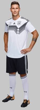 WM 2018, Fototermin DFB Nationalteam Fußball Offizieller Fototermin Deutsche Nationalmannschaft am 05.06.2018 im Fußballzentrum Rungg Eppan Niklas Süle ( Deutschland )