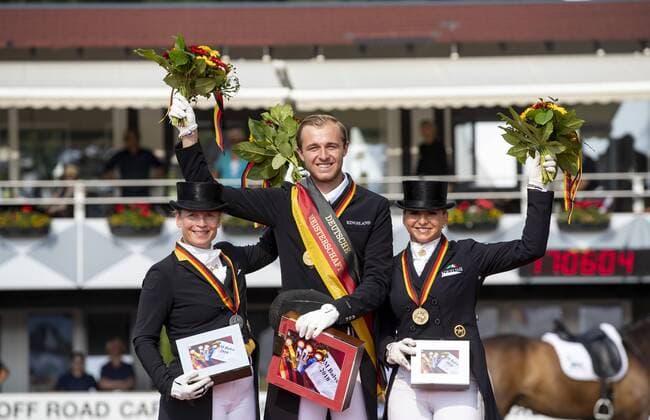 Themen der Woche - SPORT KW23 Bilder des Tages - SPORT Balve - Optimum Deutsche Meisterschaft Dressur und Springen 2018, WERTH Isabell (GER), ROTHENBERGER SoÌˆnke (GER), SCHNEIDER Dorothee (GER) Balve - Optimum Deutsche Meisterschaft Dressur und Springen 2018 Meisterehrung Deutsche Meisterschaft Grand Prix Spezial 09. Juni 2018 Â© -
