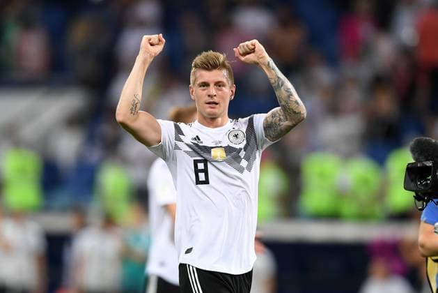 Themen der Woche - SPORT KW25 Bilder des Tages - SPORT WM 2018, Deutschland - Schweden FUSSBALL WM 2018 Vorrunde Gruppe F ----- Deutschland - Schweden 23.06.2018 Toni Kroos (Deutschland) jubelt nach dem Abpfiff