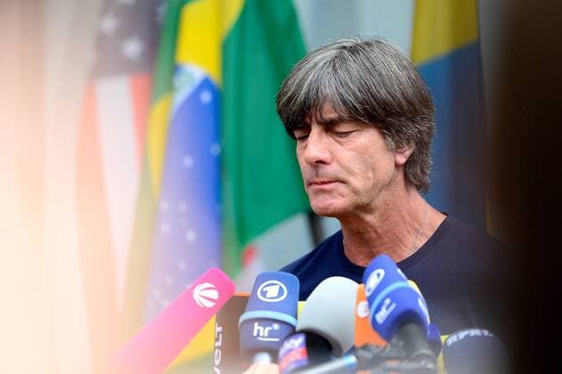 Sport Themen der Woche KW26 Sport - Bilder des Tages 28.06.2018, xkaix, Fussball WM 2018, Ankunft der deutschen Nationalmannschaft DFB in Frankfurt, emspor v.l. Joachim Loew (Bundestrainer) Frankfurt