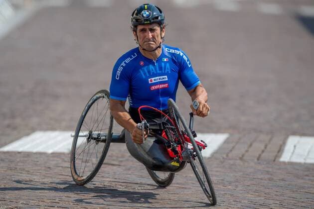Sport Themen der Woche KW31 Sport Bilder des Tages UCI Para Cycling Road World Championships 2018 - August 1, 2018 MANIAGO, ITALY - AUGUST 01: Alex Zanardi (ITA) at Day 0 during the Training on the track of the UCI Para Cycling Road World Championships 2018 at the Piazza Italia of Maniago on 01.8.2018 in Friuli-Venezia Giulia Pordenone Italy.