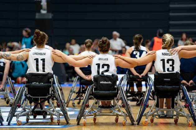 Sport Themen der Woche KW33 Sport Bilder des Tages Rollstuhlbasketball WM 2018 in Hamburg - Gruppenphase Frauen Deutschland GER gegen Vereinigte Staaten von Amerika USA Rollstuhlbasketball WM 2018 in Hamburg - Gruppenphase Frauen Deutschland GER gegen Vereinigte Staaten von Amerika USA, Hamburg Hamburg Deutschland Edeloptics-Arena