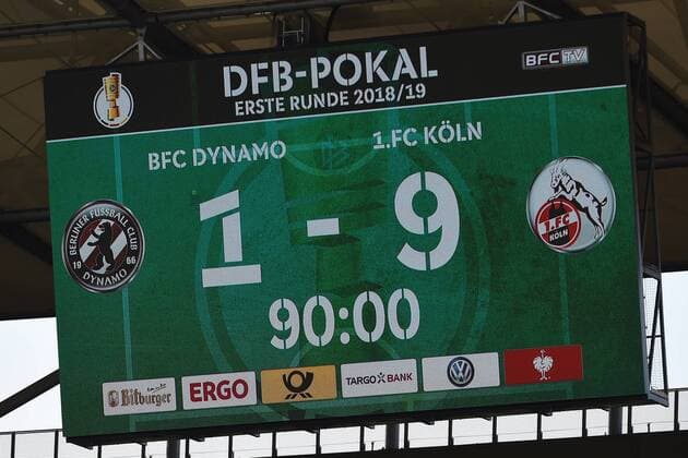 Sport Themen der Woche KW33 Sport Bilder des Tages Fussball, Herren, DFB-Pokal, Saison 2018 19, 1. Hauptrunde, BFC Dynamo - 1. FC Köln, Anzeigetafel mit dem 1:9-Endstand, 19.08.18, Copyright: xMichaelxHundtx xMatthiasxKochx