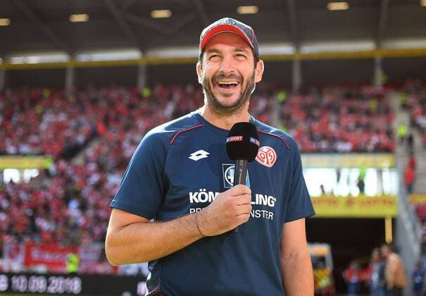 26.08.2018, xjhx, Fussball 1. Bundesliga, FSV Mainz 05 - VfB Stuttgart emspor, v.l. Trainer Sandro Schwarz (FSV Mainz 05) (DFL DFB REGULATIONS PROHIBIT ANY USE OF PHOTOGRAPHS as IMAGE SEQUENCES and or QUASI-VIDEO) Mainz
