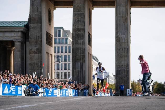 Sport Themen der Woche KW37 Berlin, Deutschland, 16.09.2018: Eluid Kipchoge (Kenia) auf dem Weg zum Ziel beim Berlin-Marathon 2018.