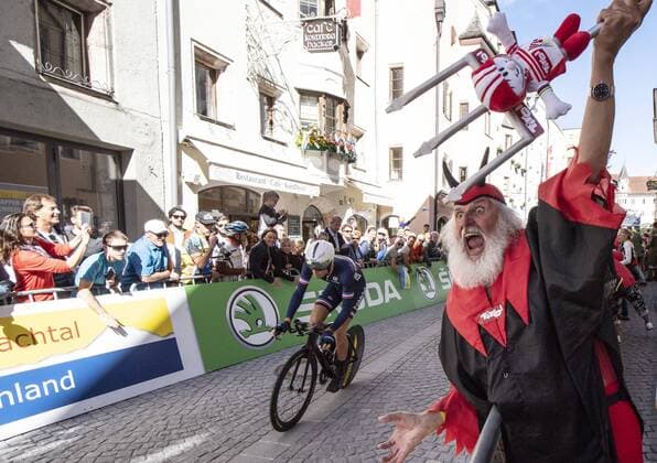 Sport Themen der Woche KW39 Sport Bilder des Tages 26.09.2018, Innsbruck, AUT, UCI Strassenrad WM 2018, Einzelzeitfahren, Elite, Herren, von Rattenberg nach Innsbruck (54,2 km), im Bild Radsport Teufel Didi Senft (GER) cyclists devil Didi Senft of Germany during the men s individual time trial from Rattenberg to Innsbruck (54,2 km) of the UCI Road World Championships 2018. Innsbruck, Austria on 2018 09 26. Innsbruck