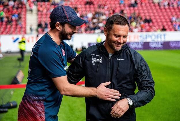 06.10.2018, xfux, Fussball 1.Bundesliga, FSV Mainz 05 - Hertha BSC Berlin, mzspor, azspor, emspor, v.l. Trainer Sandro Schwarz (FSV Mainz 05), Trainer Pal Dardai (Hertha BSC Berlin) (DFL DFB REGULATIONS PROHIBIT ANY USE OF PHOTOGRAPHS as IMAGE SEQUENCES and or QUASI-VIDEO) Mainz