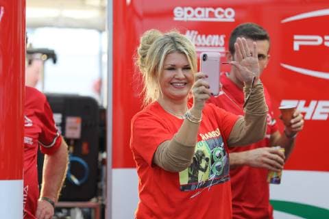 Sport Bilder des Tages Corinna Schumacher nach dem Titelegewinn ihres Sohnes Mick Schumacher (GER) (Prema Theodore Racing - Dallara F317-Mercedes) bei der FIA Formel 3 Europameisterschaft im Rahmen der DTM auf dem Hockenheimring. Copyright Thomas Pakusch
