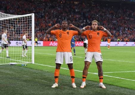 Sport Themen der Woche KW41 Sport Bilder des Tages Fussball, Herren, Saison 2018 19, Nations League (3. Spieltag), Länderspiel in Amsterdam, Niederlande - Deutschland, v. l. Georginio Wijnaldum (Niederlande), Memphis Depay (Niederlande), Jubel nach Tor zum 3:0, 13.10. 2018, Copyright: xMatthiasxKochx