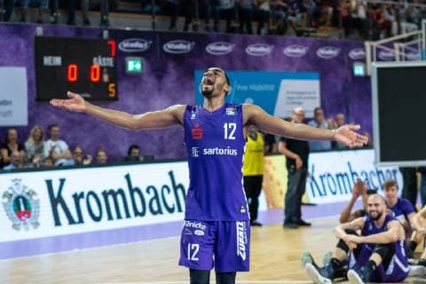 14.10.2018, Basketball-Bundesliga easyCredit-BBL, Saison 2018 19, 3. Spieltag, BG Göttingen - s.Oliver Würzburg: Göttingens Darius Carter gestikuliert nach dem Spiel. Foto: Swen Pförtner BG Göttingen - s.Oliver Würzburg