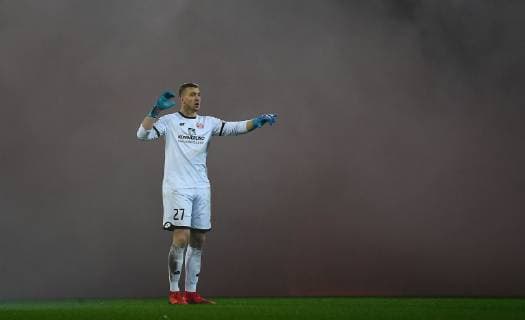 Sport Themen der Woche KW49 Sport Bilder des Tages 09.12.2018, xjhx, Fussball 1.Bundesliga, FSV Mainz 05 - Hannover 96 emspor, v.l. Robin Zentner (FSV Mainz 05) im rauch (DFL DFB REGULATIONS PROHIBIT ANY USE OF PHOTOGRAPHS as IMAGE SEQUENCES and or QUASI-VIDEO) Mainz
