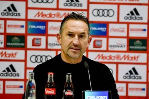 Cheftrainer Achim Beierlorzer (SSV Jahn Regensburg) bei der Pressekonferenz beim Spiel FC Ingolstadt 04 gegen SSV Jahn Regensburg am 22.12.2018, DFL regulations prohibit any use of photographs as image sequences and or quasi-video. GER, Fussball, 2. Bundesliga, Spieltag 18, FC Ingolstadt 04 gegen SSV Jahn Regensburg, 22.12.2018, Audi Sportpark Ingolstadt Copyright: xEIBNER Oliver_Strischx EP_OSH