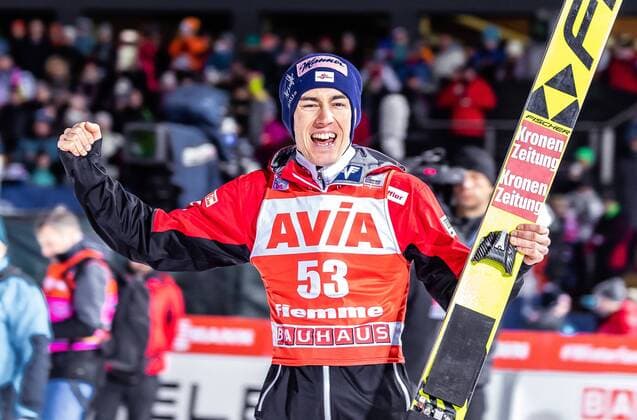 Sport Themen der Woche KW02 Sport Bilder des Tages 13.01.2019, Stadio del Salto, Predazzo, ITA, FIS Weltcup Skisprung, Val di Fiemme, Herren, Siegerehrung, im Bild 2. Platz Stefan Kraft (AUT) 2nd placed Stefan Kraft of Austria during the winner Ceremony for the Four Hills Tournament of FIS Ski jumping Skispringen Ski nordisch World Cup at the Stadio del Salto in Predazzo, Italy on 2019 01 13. Predazzo