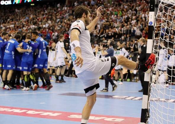 Sport Themen der Woche KW03 Sport Bilder des Tages Uwe Gensheimer enttäuscht nach Spielende Enttäuschung nach Unetschieden Spielende Handball Weltmeisterschaft WM Herren Saison 2018 2019 15.01.2019 Deutschland GER DHB vs.Frankreich FRA