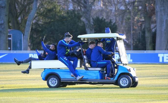 Sport Themen der Woche KW07 Sport Bilder des Tages GER, 1.FBL, DFL,, Hertha BSC Training 12.02.2019, Sportpark, Berlin, GER, 1.FBL, DFL,, Hertha BSC Training, DFL, regulations prohibit any use of photographs as image sequences and or quasi-video im Bild Catering-Car , Spielzeug fuer die Hertha-Spieler, Vedad Ibisevic (Hertha BSC Berlin 19), Ondrej Duda (Hertha BSC Berlin 10), Marko Grujic (Hertha BSC Berlin 15), Valentino Lazaro (Hertha BSC Berlin 20), Salomon Kalou (Hertha BSC Berlin 8), Karim Rekik (Hertha BSC Berlin 4)
