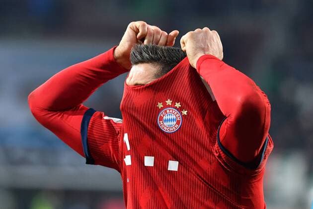 Sport Themen der Woche KW07 Sport Bilder des Tages Robert LEWANDOWSKI (Bayern Muenchen) Aktion,Einzelbild,angeschnittenes Einzelmotiv,Halbfigur,halbe Figur. Fussball 1. Bundesliga, 22 Spieltag, Spieltag22, FC Augsburg (A)-FC Bayern Muenchen (M) 2-3, am 15.02.2019 in Augsburg Deutschland,WWK A R E N A.
