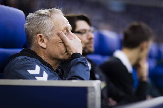 Sport Themen der Woche KW07 Sport Bilder des Tages Gelsenkirchen, 16.02.2019 Trainer Christian Streich (SCF) FC Schalke 04 - SC Freiburg