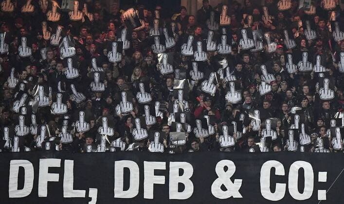 Sport Themen der Woche KW08 Sport Bilder des Tages 18.02.2019, xjhx, Fussball 1.Bundesliga, 1.FC Nuernberg - Borussia Dortmund emspor, v.l. Anti DFB DFL PLAKATE (DFL DFB REGULATIONS PROHIBIT ANY USE OF PHOTOGRAPHS as IMAGE SEQUENCES and or QUASI-VIDEO) Nuernberg