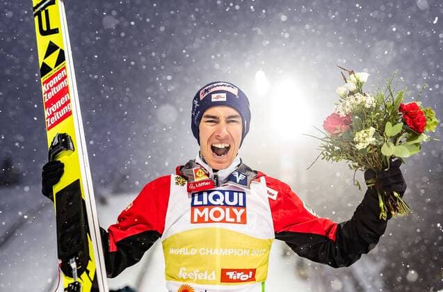 Sport Themen der Woche KW09 Sport Bilder des Tages 01.03.2019, Seefeld, AUT, FIS Weltmeisterschaften Ski Nordisch, Seefeld 2019, Skisprung, Herren, Flower Zeremonie, im Bild Bronzemedaillengewinner Stefan Kraft (AUT) Bronze medallist Stefan Kraft (AUT) during the flowers ceremony for the men s Skijumping of FIS Nordic Ski World Championships 2019. Seefeld, Austria on 2019 03 01. Seefeld