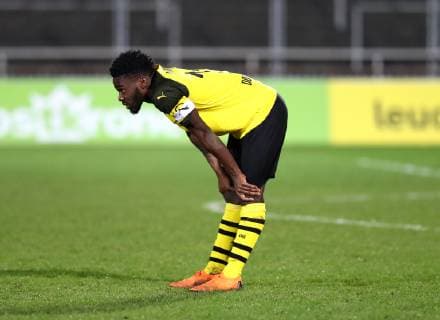 Freitag 08.03.2019, Saison 2018 19, 24. Spieltag der Regionalliga West, BVB 09 Borussia Dortmund II - SV Rödinghausen 1970, Enttäuschung bei den Dortmunder Spielern nach Abpfiff: Joseph Boyamba (BVB II)