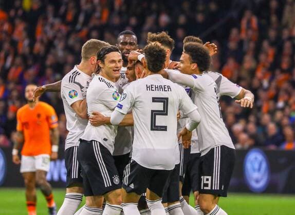 Sport Themen der Woche KW12 Sport Bilder des Tages celebrate the goal, Torjubel zum 0:2 von Serge Gnabry (Deutschland Germany) - 24.03.2019: Niederlande vs. Deutschland, EM-Qualifikation, Amsterdam Arena, DISCLAIMER: DFB regulations prohibit any use of photographs as image sequences and or quasi-video.