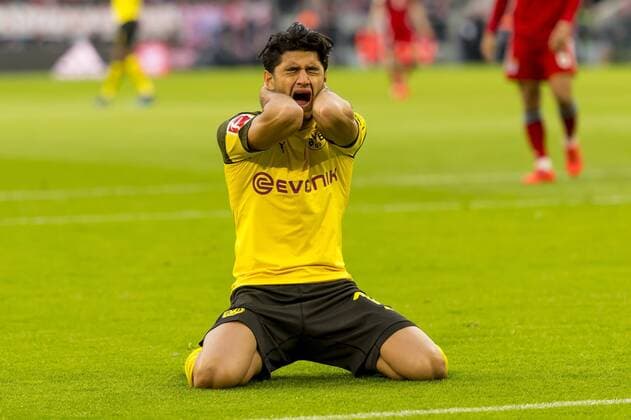 Sport Themen der Woche KW14 Sport Bilder des Tages GER, 1.FBL, FC Bayern Muenchen vs. Borussia Dortmund 06.04.2019, Allianz Arena, Muenchen, GER, 1.FBL, FC Bayern Muenchen vs. Borussia Dortmund, DFL regulations prohibit any use of photographs as image sequences and or quasi-video, im Bild Mahmoud Dahoud (BVB 19) nach vergebener chance