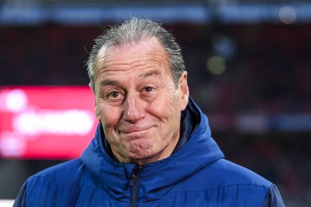 Sport Themen der Woche Sport Bilder des Tages 12.04.2019, xkvx, Fussball 1.Bundesliga, 1.FC Nuernberg - FC Schalke 04 emspor, v.l. Trainer Huub Stevens (S04 - Schalke 04) (DFL DFB REGULATIONS PROHIBIT ANY USE OF PHOTOGRAPHS as IMAGE SEQUENCES and or QUASI-VIDEO) Nuernberg