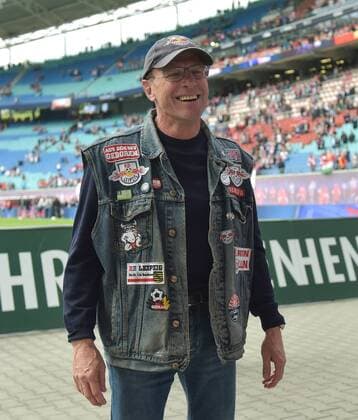 Sport Themen der Woche KW17 Sport Bilder des Tages 27.04.2019, xblx, Fussball 1.Bundesliga, RB Leipzig - SC Freiburg emspor, v.l. Trainer Ralf Rangnick (RB Leipzig), feiert feiern den Sieg mit den Fans (DFL DFB REGULATIONS PROHIBIT ANY USE OF PHOTOGRAPHS as IMAGE SEQUENCES and or QUASI-VIDEO) Leipzig