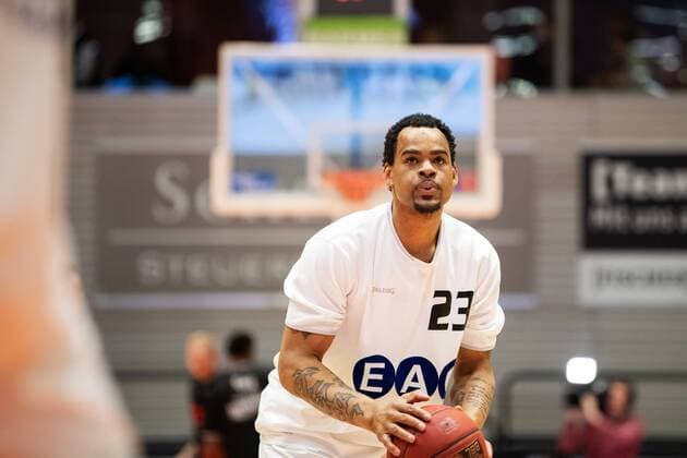 easycredit Basketball Bundesliga 33. Spieltag am 10.5.2019 zwischen Science City Jena und den HAKRO Merlins Crailsheim Immanuel McElroy (Jena) beim Aufwärmen Sparkassen Arena Jena