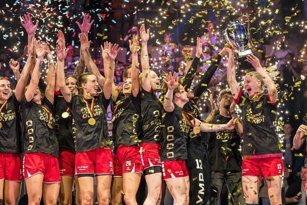 Sport Themen der Woche KW20 Sport Bilder des Tages Ludwigsburg, Deutschland 18. Mai 2019: HBF - 18 19 - SG BBM Bietigheim vs. Frisch Auf Goeppingen Deutscher Meister 2019, die Mannschaft von Bietigheim Ludwigsburg MHP Arena Baden-Württemberg Deutschland