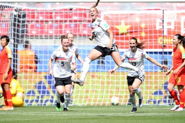 Sport Themen der Woche KW23 Frankreich, Rennes, Roazhon Park, 08.06.2019, Fussball - FIFA Frauen-WM - Deutschland - China VR Bild: v. l. Giulia Gwinn (Deutschland, 15) m. bejubelt Ihren Treffer zum 1:0 Copyright: HMBxMedia xHeikoxBecker