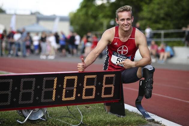 Sport Themen der Woche KW25 Sport Bilder des Tages Integratives Sportfest; Leverkusen, 21.06.2019 Neuer Weltrekord - 10,66s ueber 100m: Johannes Floors, (TSV Bayer 04 Leverkusen - T62); Integratives Sportfest am 21.06.2019 im Manforter Stadion in Leverkusen (Deutschland).