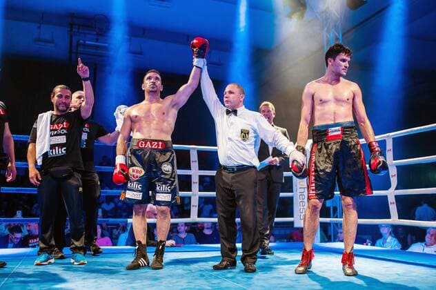 Sport Themen der Woche KW25 Sport Bilder des Tages Firat Arslan (Germany, rote Handschuhe) vs Cesar D. Crenz (Argentina, Schwarze Handschuhe), Cruiserweight (90,718kg) GER, Boxen, Wangen, Firat Aslan vs Cesar D. Crenz, 22.06.2019 Wangen Copyright: xEIBNER Florian_Wolfx EP_FWF