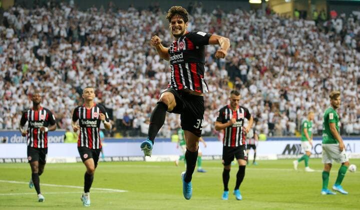 Bilder des Jahres 2019, Sport 08 August Sport Themen der Woche KW31 Sport Bilder des Tages 1-0 durch Goncalo Paciencia (39, Eintracht Frankfurt) gegen Matvei Igonen (32, Goalkeeper, Tallinn), , torjubel, UEFA Europa League, Eintracht Frankfurt - FC Flora Tallinn, Qualifikation 2. Runde Rückspiel, Second qualifying round , 2nd leg, 01 08 2019, ZmdZ, ** Gemäß den Vorgaben der UEFA ist es untersagt, in dem Stadion und oder vom Spiel angefertigte Fotoaufnahmen in Form von Sequenzbildern und oder videoähnlichen Fotostrecken zu verwerten bzw. verwerten zu lassen. UEFA regulations prohibit any use of photographs as image sequences and or quasi-video. ** Eintracht Frankfurt - FC Flora Tallin