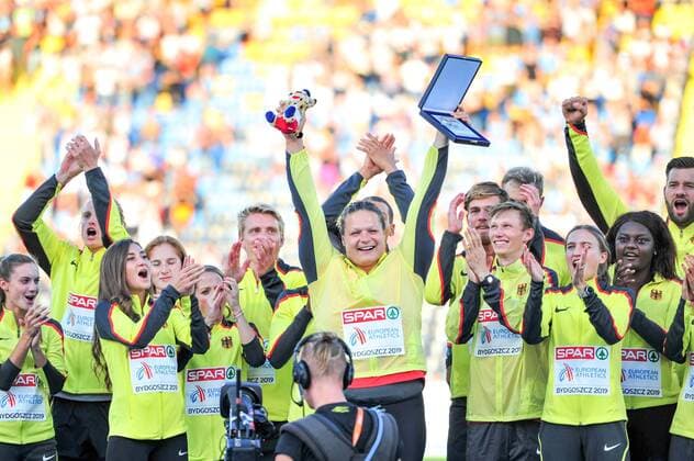 Bilder des Jahres 2019, Sport 08 August Sport Themen der Woche KW32 Sport Bilder des Tages European Team Championships in Bydgoszcz on August 11, 2019 Silver medal for the German Team with Christina Schwanitz (GER, Shot Put) in the middle; European Team Championships on 11.08.2019 in Bydgoszcz (Poland); Photo: Kai Peters Copyright: xBEAUTIFULxSPORTS KaixPetersx