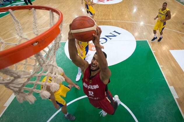 Bilder des Jahres 2019, Sport 08 August Sport Themen der Woche KW32 Sport Bilder des Tages Basketball Trier 11.08.2019 Deutscher Basketball Bund DBB Nationalmannschaft Herren Männer Vorbereitungsspiel zum WM 2019 Deutschland (GER) - Schweden (SWE) Johannes Thiemann (Deutschland, No.32)