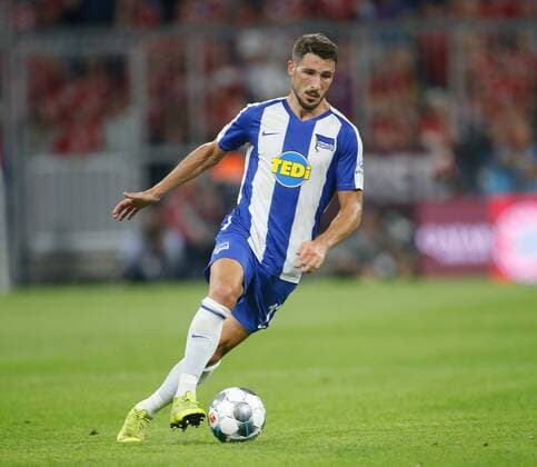 Mathew Leckie Hertha) . Einzelaktion am Ball . FC Bayern Muenchen- Hertha BSC Berlin . München, GER, 16.08.2019, 1. Spieltag Fussball-Bundesliga 2019-2020.