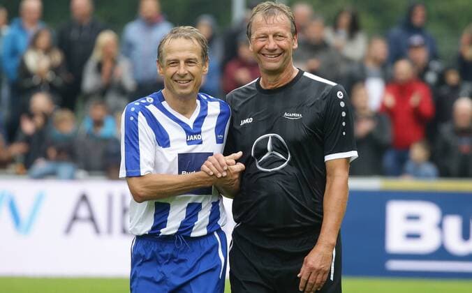 Bilder des Jahres 2019, Sport 09 September Sport Themen der Woche KW36 Sport Bilder des Tages Geislingen , Fußball Benefizspiel Kinderhaus K 19 - Herzenssache , von links: Jürgen Klinsmann Guido Buchwald