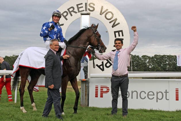 Bilder des Jahres 2019, Sport 09 September Sport Themen der Woche KW38 Sport Bilder des Tages 22.09.2019, Koeln, Nordrhein-Westfalen, GER - Aspetar mit Jason Watson nach dem Sieg im Preis von Europa. Galopprennbahn Koeln-Weidenpesch. (Pferd, Jockey, Aspetar, Watson, Sieg) 190922S886KOELN.JPG