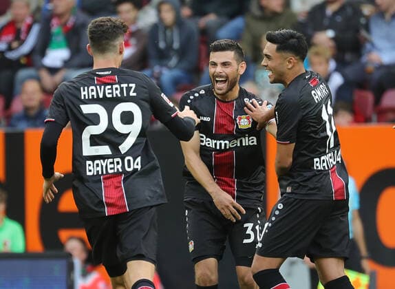 Bilder des Jahres 2019, Sport 09 September Sport Themen der Woche KW39 Sport Bilder des Tages Torjubel nach dem 2:0 durch Kevin Volland (Bayer 04 Leverkusen, Mitte), mit Kai Havertz (Bayer 04 Leverkusen) und Nadiem Amiri Thelin (Bayer 04 Leverkusen); FC Augsburg vs. Bayer Leverkusen; DFL REGULATIONS PROHIBIT ANY USE OF PHOTOGRAPHS AS IMAGE SEQUENCES AND OR QUASI-VIDEO.
