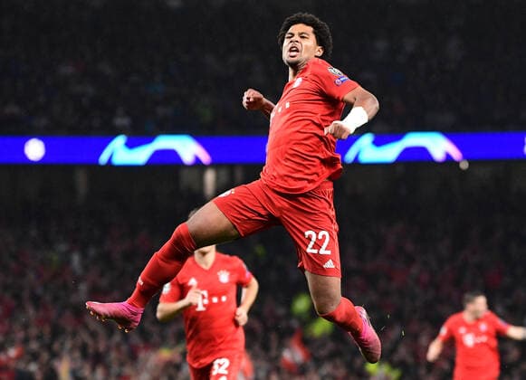 Bilder des Jahres 2019, Sport 10 Oktober Sport Themen der Woche KW40 Sport Bilder des Tages 01.10.2019, xkvx, Fussball UEFA Champions League, Tottenham Hotspur - FC Bayern Muenchen emspor, v.l. Serge Gnabry (FC Bayern Muenchen) celebrate the goal, Der Torjubel zum 1:3 (DFL DFB REGULATIONS PROHIBIT ANY USE OF PHOTOGRAPHS as IMAGE SEQUENCES and or QUASI-VIDEO) London