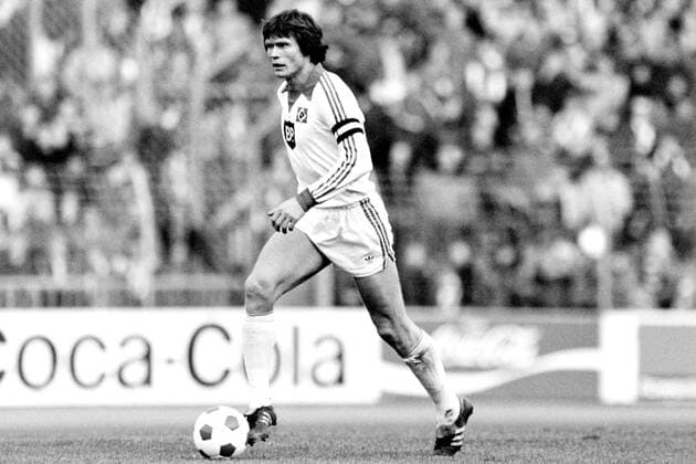 NOGLY Peter Kapitaen Team HSV Fussball Bundesliga Saison 1979 - 1980 Spiel Fortuna Duesseldorf - Hamburger SV 1 : 1 am 17. 11. 1979 in Duesseldorf