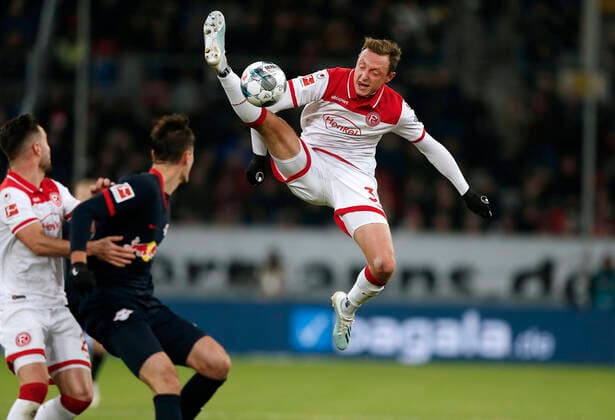 Bilder des Jahres 2019, Sport 12 Dezember Düsseldorf, Deutschland, 1. Fußball- Bundesliga, 15. Spieltag, Fortuna Düsseldorf : RB Leipzig 0-3 am 14.12.2019 in der Merkur-Spiel Arena in Düsseldorf Robin BORMUTH (F 95) Gemäß den Vorgaben der DFL Deutsche Fußball Liga ist es untersagt, in dem Stadion und oder vom Spiel angefertigte Fotoaufnahmen in Form von Sequenzbildern und oder videoähnlichen Fotostrecken zu verwerten bzw. verwerten zu lassen.