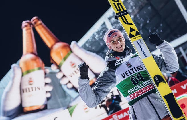 Bilder des Jahres 2019, Sport 12 Dezember Sport Themen der Woche KW51 Sport Bilder des Tages 21.12.2019, Gross Titlis Schanze, Engelberg, SUI, FIS Weltcup Skisprung, Engelberg, Siegerehrung, im Bild 3. Platz arl Geiger (GER) 3rd placed Karl Geiger of Germany during the winner Ceremony for the men s FIS Skijumping World Cup at the Gross Titlis Schanze in Engelberg, Switzerland on 2019 12 21. Engelberg