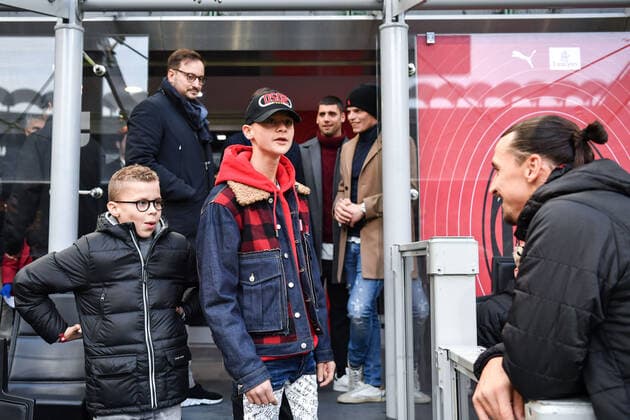 200106 Zlatan Ibrahimovic of Milan with his sons Vincent and Maximilian ahead of the Serie A match between Milan and Sampdoria on January 6, 2020 in Milano. Photo: Petter Arvidson BILDBYRAN kod PA 92428 bbeng fotboll football fotball soccer serie a Sampdoria uc Sampdoria AC milan milan barn familj Copyright: PETTERxARVIDSON BB200106PA180