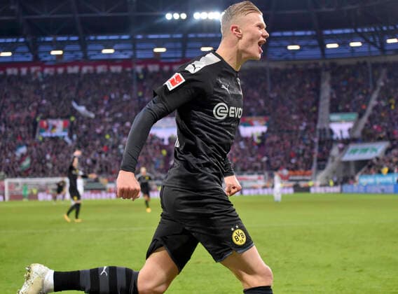 Bilder des Jahres 2020, Sport 01 Januar Sport Themen der Woche KW03 Sport Bilder des Tages 18.01.2020, Fussball 1. Bundesliga 2019 2020, 18. Spieltag, FC Augsburg - Borussia Dortmund, in der WWK-Arena Augsburg. Erling Haaland (Dortmund) jubelt