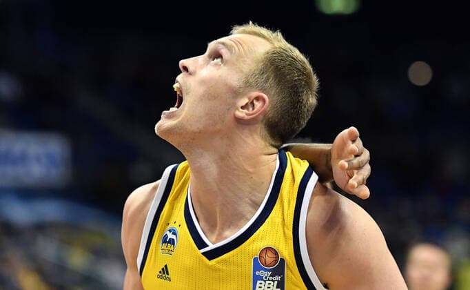 Bilder des Jahres 2020, Sport 01 Januar Sport Themen der Woche KW05 Luke Sikma (ALBA), ALBA Berlin - HAKRO Merlins Crailsheim Basketball, easy Credit BBL , Herren, Maenner, Männer, men, Saison 2019 2020 Berlin, 27.1.2020, Mercedes-Benz Arena