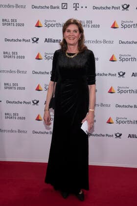 Ulrike NASSE-MEYFARTH, ehem. Hochspringerin, Roter Teppich, Red Carpet Show, Ball des Sports am 01.02.2020 in Wiesbaden