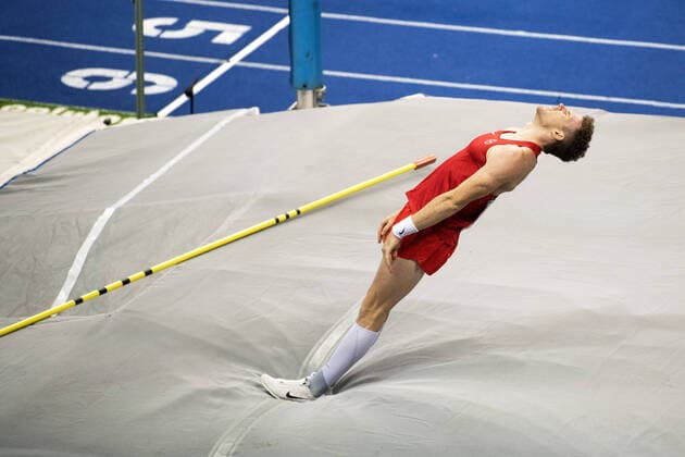 2020 Bilder des Jahres, Sport 02 Februar Sport Bilder des Tages ISTAF Indoor 2020 am 14.2.2020 in der Mercedes Benz Arena Berlin Stabhochspringer Torben Blech (Deutschland) reagiert mit einem Umfallen nach einem ungültigen Versuch Mercedes Benz Arena